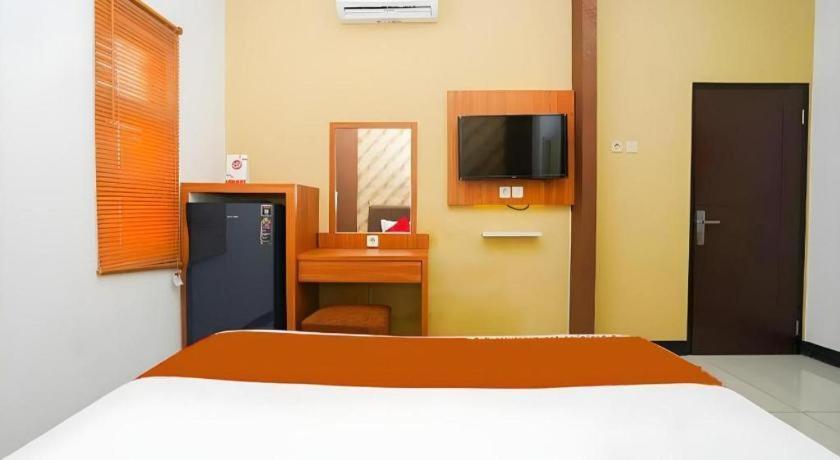 Merr 57 Surabaya Exterior foto