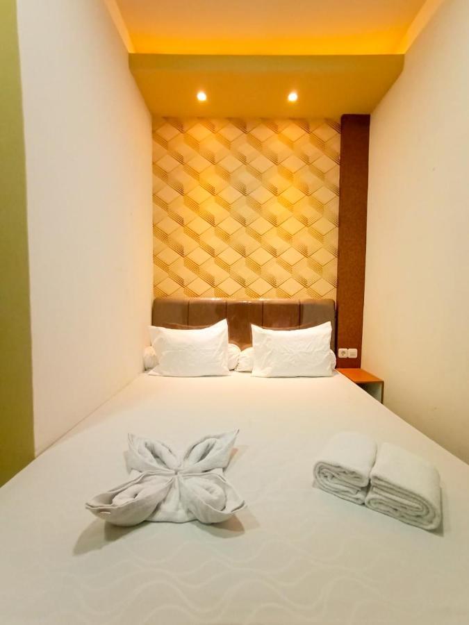 Merr 57 Surabaya Exterior foto
